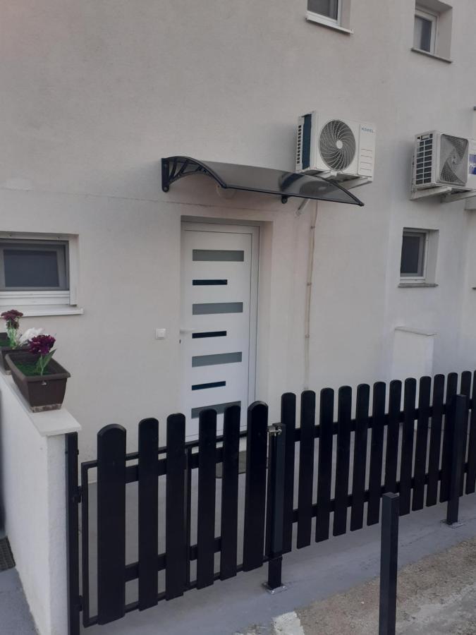 Studio Apartman Lorena Zadar Exterior photo